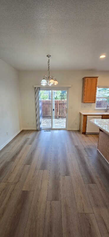 Foto del edificio - 18582 SW Takena Ct