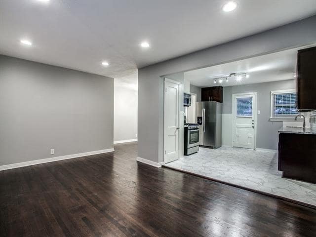 Building Photo - 568 Coolair Dr