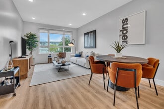 Building Photo - The Avion