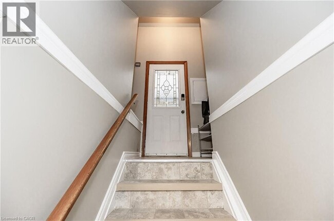 Building Photo - 31 Dieppe Ave