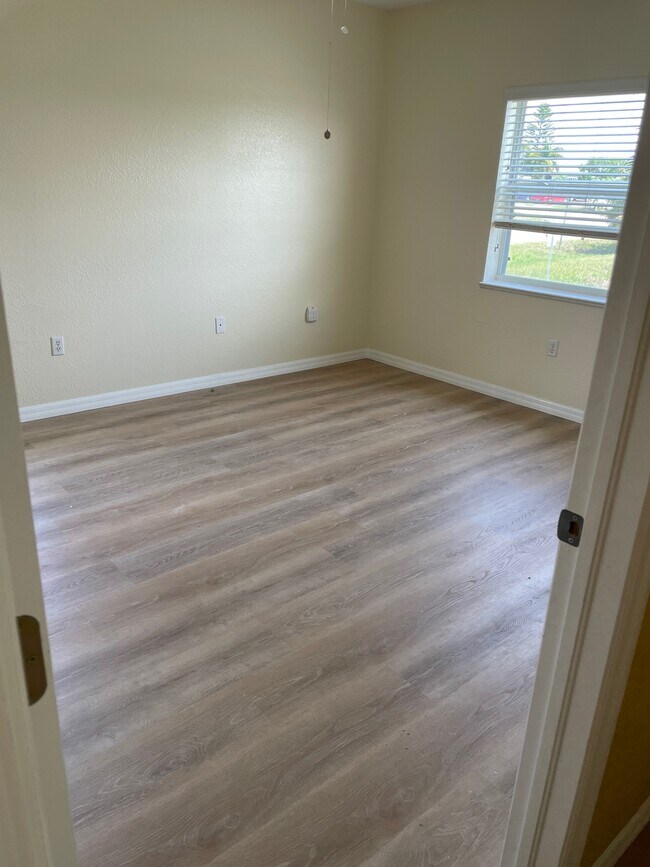 Building Photo - 1452 Rio de Janeiro Ave