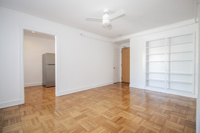 Building Photo - 1100 N Dearborn St