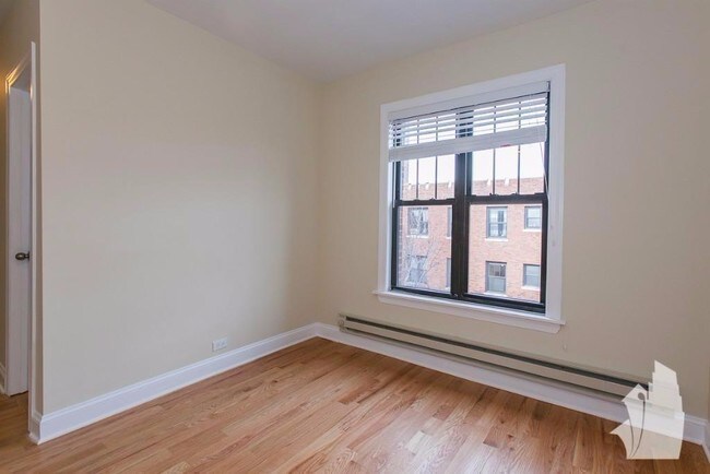 Building Photo - 2900 N Mildred Ave