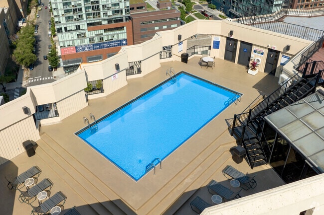 Terraza en la azotea y piscina - 1120 N. LaSalle
