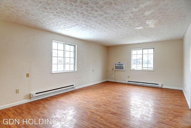 Building Photo - 305-325 Bellbrook Ave
