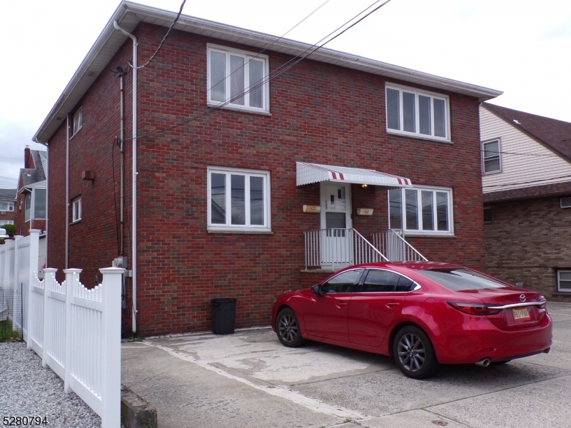 Primary Photo - 22 John St