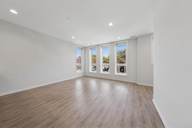 Foto del edificio - 4904 S St Lawrence Ave