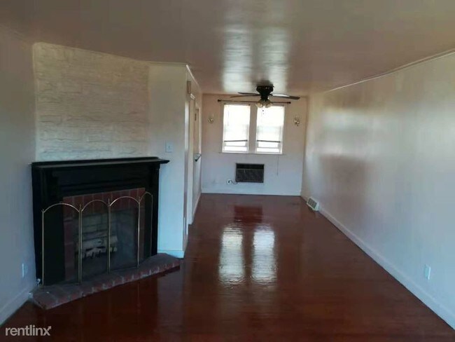 Building Photo - 3 br, 1 bath Townhome - 3509 Decatur st