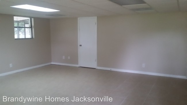 Building Photo - 455 Sago Ave