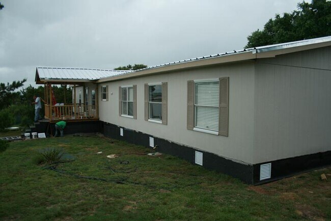 Building Photo - 104 Lonesome Ln