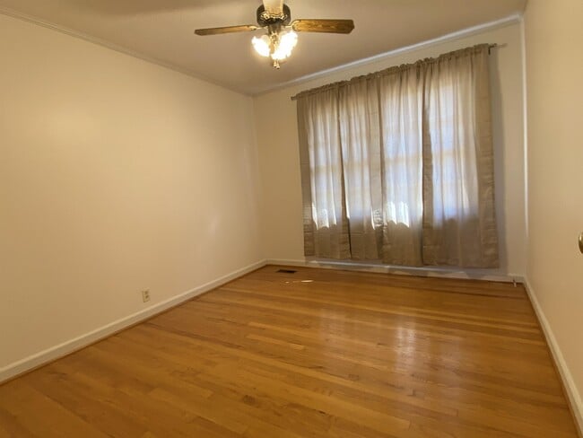 Foto del edificio - 411 Brown Ave NW