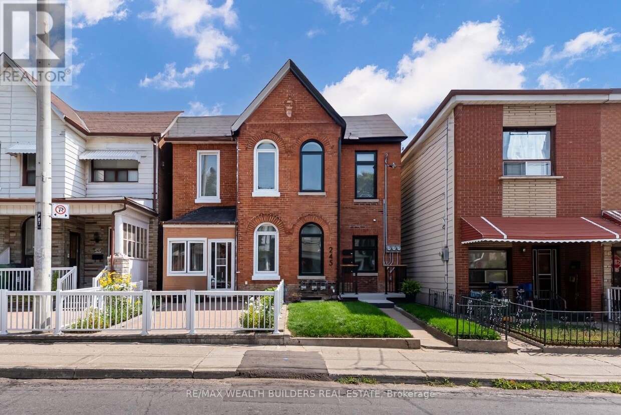 Primary Photo - 245 Brock Ave