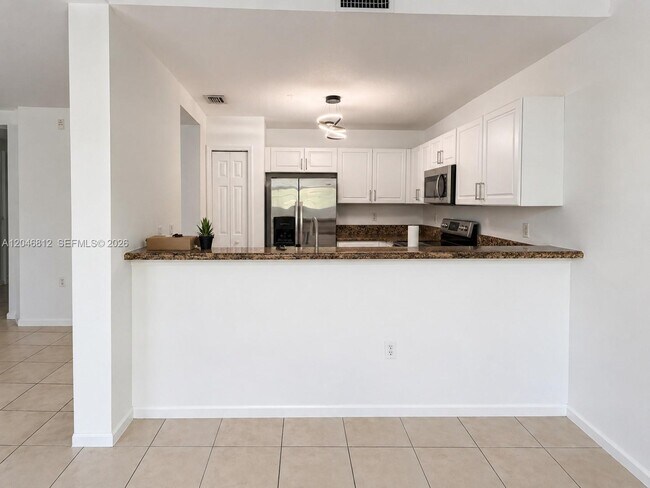 Foto del edificio - 11102 NW 83rd St