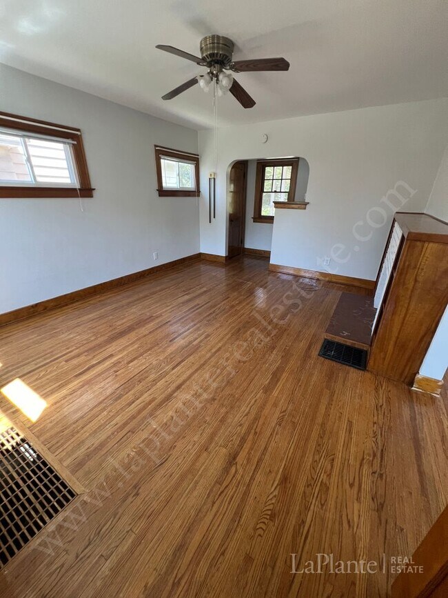 Building Photo - Cozy 3-Bedroom Home in West Toledo