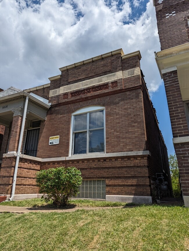 Building Photo - 3618 S Compton Ave