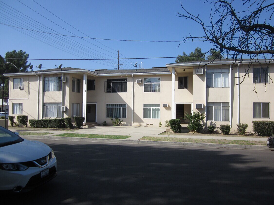 Foto principal - 15531 Victory Blvd