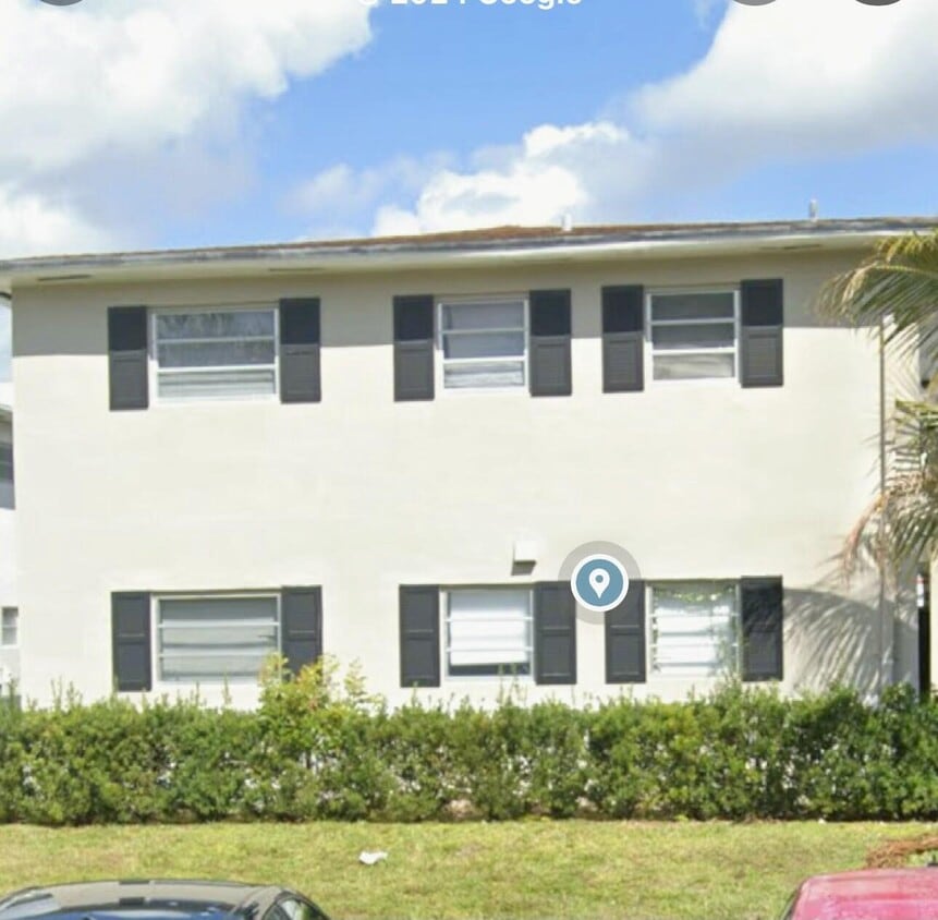 Foto principal - 2151 NE 168th St