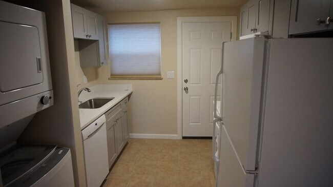 Building Photo - 3075 Zuni St