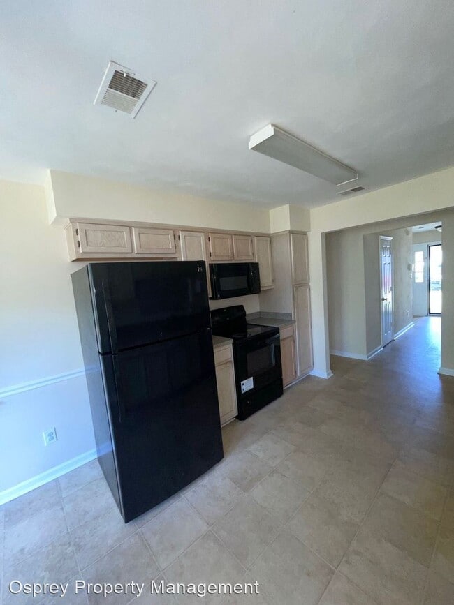 Building Photo - 4 br, 2.5 bath House - 1112 Pelham St