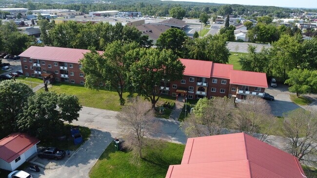 Photo du bâtiment - Donwood Park Apartments