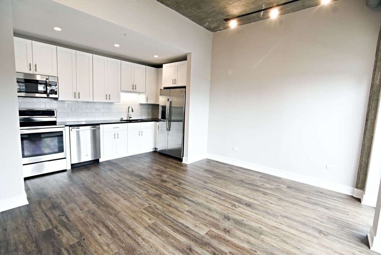 Foto principal - 3033 N Broadway St
