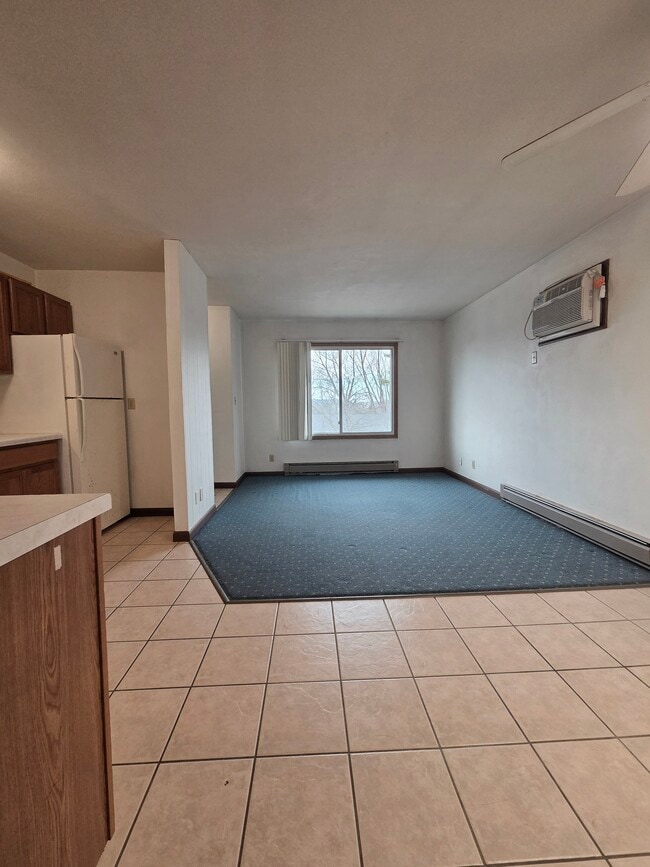 Building Photo - 3845 Cliffside Dr