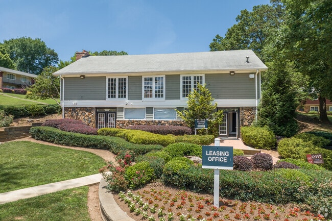Building Photo - Osborne Hills