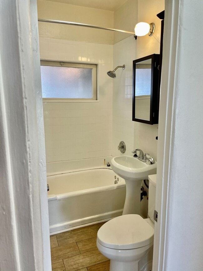 Foto del edificio - 1 bed 1 bath Kensington