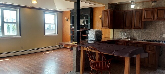 Building Photo - 5413 Andrews Ave