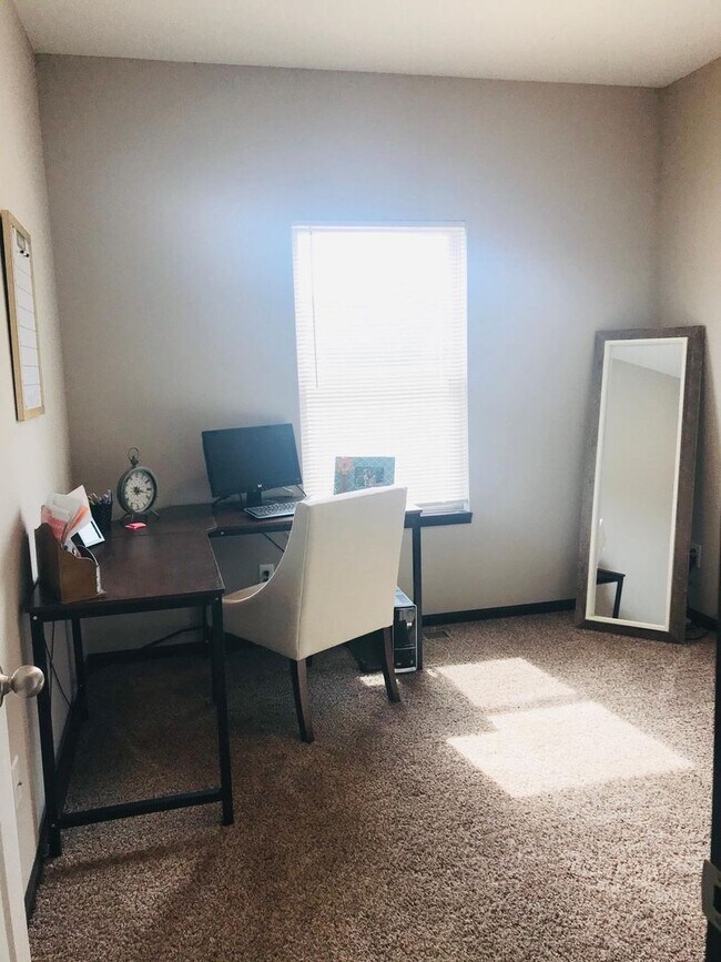 Foto del edificio - 12817/19 E Timber Lake Ct