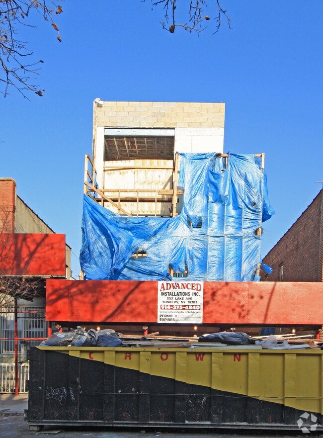 Primary Photo - 349 16th St