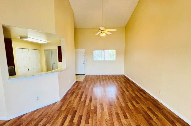 Foto del edificio - 3449 NW 44th St