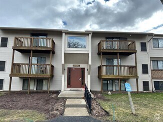 Building Photo - 30042 W 12 Mile Rd