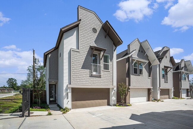 Building Photo - 7502 Carver Rd