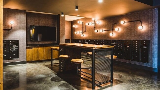 Building Photo - 780 Memorial Dr SE