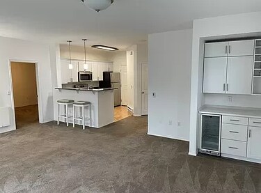 Building Photo - 1220 NE Horizon Loop
