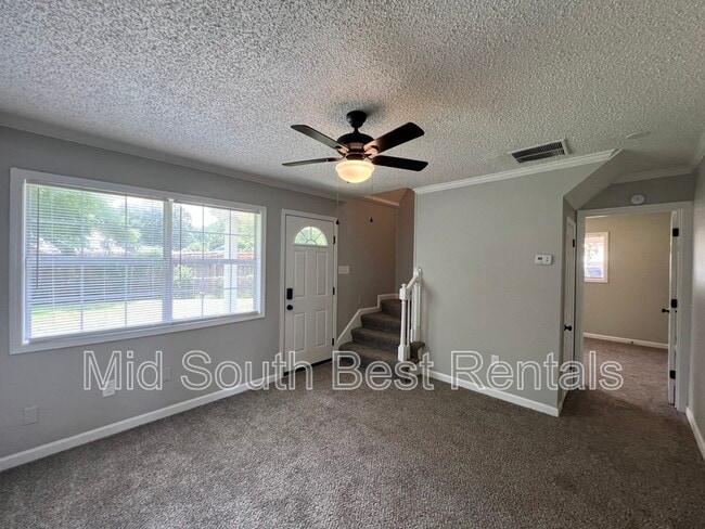 Building Photo - 4135 Navaho Ave