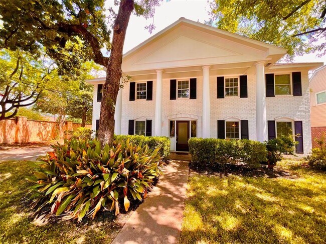 Foto del edificio - 7403 Theisswood Rd