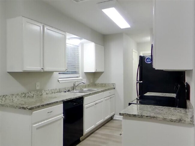 Foto del edificio - 12230 Haroldson Forest Dr