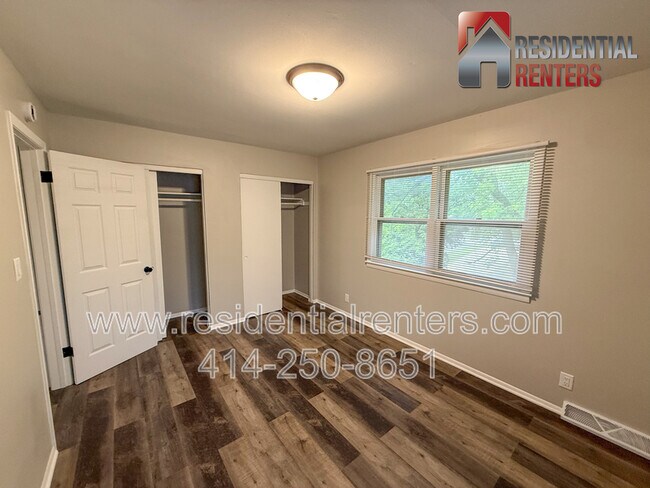 Foto del edificio - 5826 N 117th St