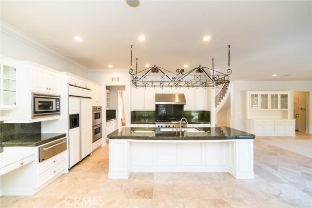 Building Photo - 7 Camellia