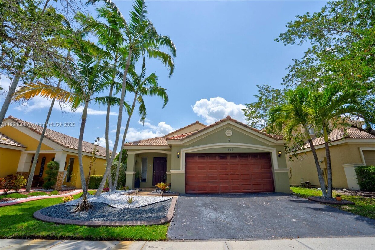 Primary Photo - 1482 Canary Island Dr