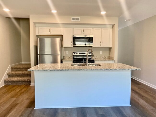 Foto del edificio - 943 Center Rd