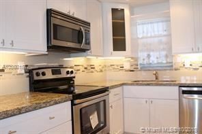 Building Photo - 3300 W Rolling Hills Cir