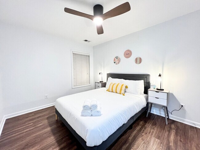 Foto del edificio - 6009 Mock Ives Ct NE