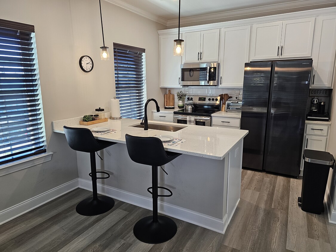 Modern kitchen - 186 E 19th St (Chattanooga, TN)