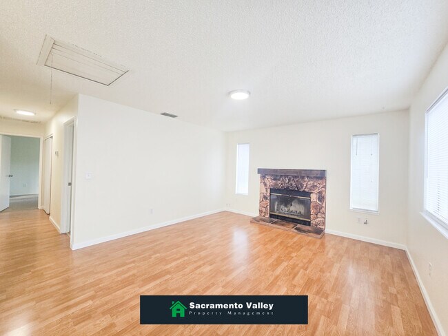 Foto del edificio - 8337 Sutter Buttes Way