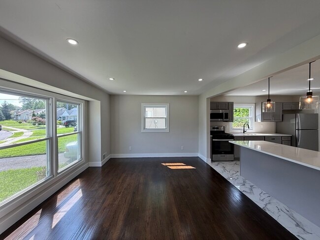 Foto del edificio - 1471 Frances Ln