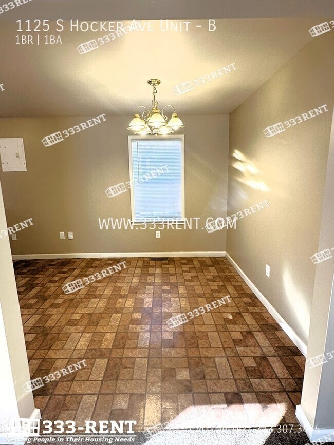 Building Photo - 1125 S Hocker Ave