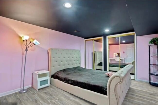 Dormitorio #1 con 2 armarios enormes - 14717 Calvary Pl